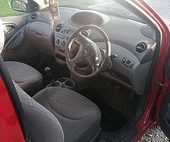 Toyota Yaris - Image 6/9