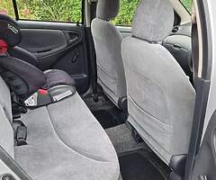 Toyota Yaris - Image 6/9