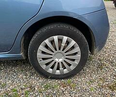 2006 Nissan micra sport