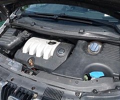 Seat Alhambra 1.9 - 130P.D.- 2004 red line - Image 6/9