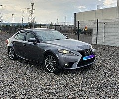 2015 lexus is300h.
