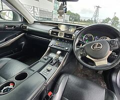 2015 lexus is300h. - Image 7/10