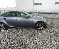 2015 lexus is300h. - Image 8/10