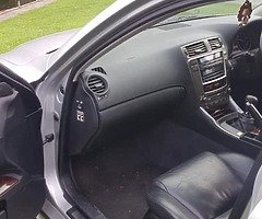 Lexus 220 Is - Image 5/5