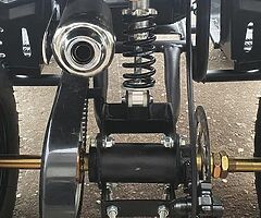 2021 Q Q - Image 8/10