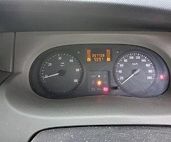 Opel Vivaro - Image 5/7