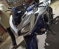 Yamaha fazer version 2 1st owner 27000kms condition new 
Bike Delhi number