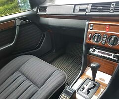 1990 Mercedes-Benz 230 - Image 6/8