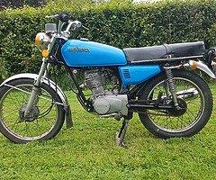 1982 HONDA CG125.