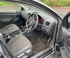 2004 Volkswagen Golf - Image 6/8