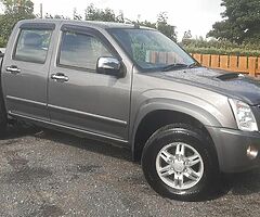 2011 Isuzu Rodeo - Image 4/10