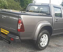 2011 Isuzu Rodeo - Image 6/10