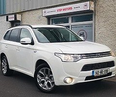 142 Mitsubishi Outlander 2.0 Hybrid Auto Plug in 133k miles