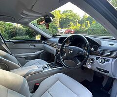 Mercedes E200 Automatic - Image 6/8