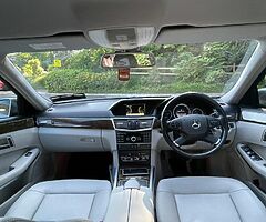 Mercedes E200 Automatic - Image 7/8