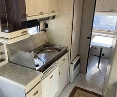 Hobby Elegance 4 Berth Caravan For Sale - Image 4/9