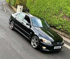 2001 Lexus IS 200 - Image 4/9