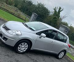 NISSAN TIIDA