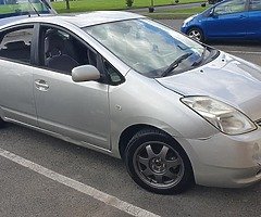 Toyota Prius hybrid - Image 8/10