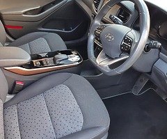 Hyundai Ioniq EV 5DR Auto - Image 6/10
