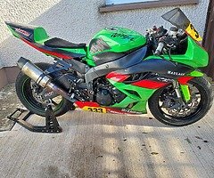 Zx6r race track bike