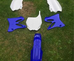 Yz 125 plastics 
NO REAR FENDER