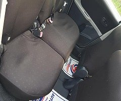 Yaris - Image 7/9