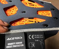 Quadzilla pro shark with safety gear - Image 8/10