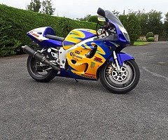 Suzuki gsxr 600 srad parts.