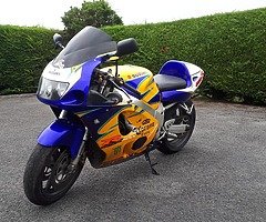 Suzuki gsxr 600 srad parts. - Image 3/8