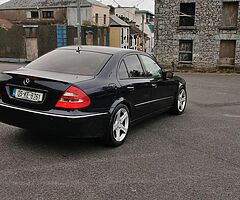 Mercedes benz e Series - Image 7/7