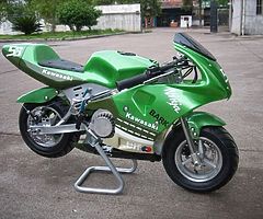 Green mini moto