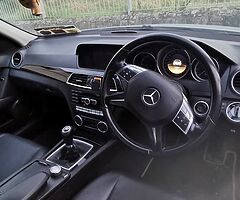 Mercedes benz c 220 - Image 4/8