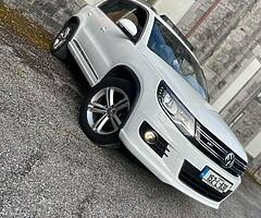 R Line Volkswagen Tiguan - Image 6/8