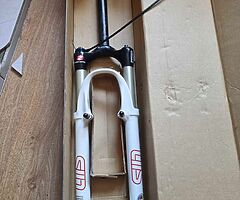 Rockshox sid world cup carbon 26 inch 80mm travel very light !!