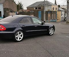 Mercedes benz e - Image 4/10