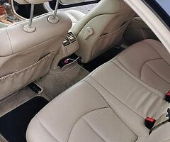 Mercedes benz e - Image 9/10