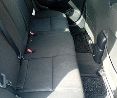 Toyota avensis 1.8 t3x petrol vvti 2006 only 1 owner nctd and taxed clean car inside and outside - Image 5/6