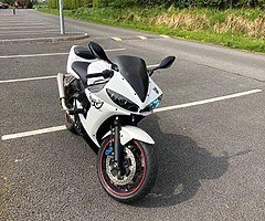YAMAHA R6 - Image 6/6