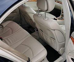 Mercedes benz - Image 8/10