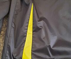 Adidas jacket
Age 11/12years