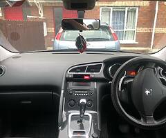 Automatic Peugeot 3008 - Image 4/5