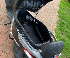 2016 SYM Joymax - Image 8/8