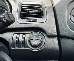 Opel Insignia 2.0 CDTi 2011 - Image 7/10