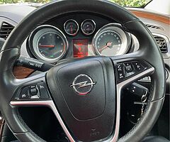 Opel Insignia 2.0 CDTi 2011 - Image 10/10