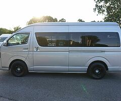 Toyota Hiace Commuter