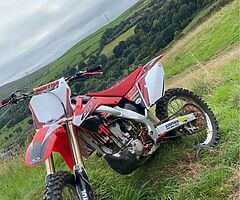 CRF 250 - Image 4/8