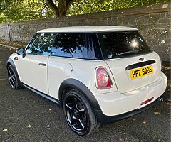 2011 MINI First - Image 4/10