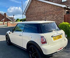 2011 MINI First - Image 8/10