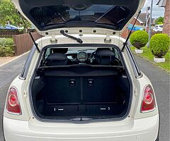 2011 MINI First - Image 9/10